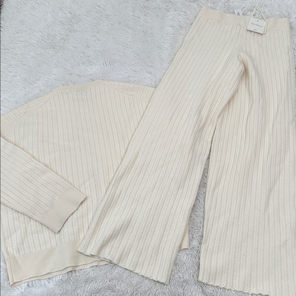 💕 ARITZIA The Group Lloyd Extra Fine Marino Wool Set Size S\M - Picture 7 of 11